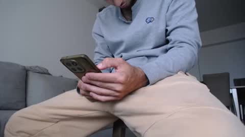 Snapshot of milostructor chatting on February 2026 12:26:01 PM miloslove online show from February 2026 12:26:01 PM