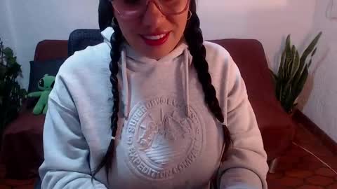 Milu Wallace  online show from March 2026 01:56:02 AM