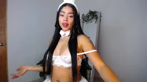 Mily Ortiz online show from October 2025 02:51:02 PM