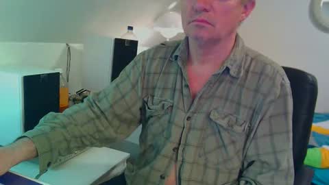 Snapshot of milymen26 chatting on April 2026 08:50:01 PM Milymen26 Polish man master fereskik straight mature online show from April 2026 08:50:01 PM