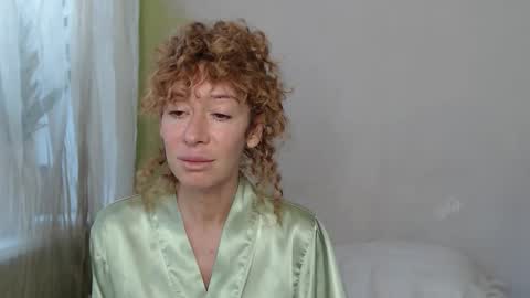 mimi_la online show from October 2025 09:19:02 AM