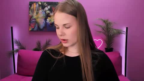 Kelly online show from October 2025 06:43:01 AM