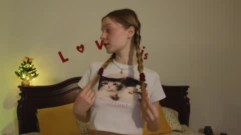 mimichelle online show from December 2024 01:00:01 PM