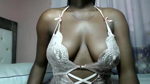 Snapshot of mimiebony chatting on May 2026 06:40:01 AM mimiebony online show from May 2026 06:40:01 AM