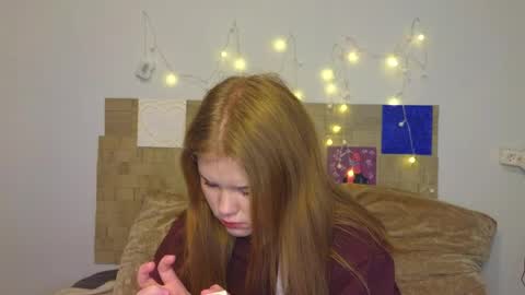 Snapshot of mina27372 chatting on May 2026 06:31:01 AM hi Im Mina online show from May 2026 06:31:01 AM