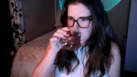 Snapshot of mindymounds chatting on June 2026 07:42:01 AM Mindy online show from June 2026 07:42:01 AM