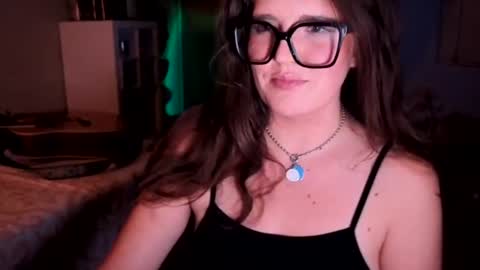 Snapshot of mindymounds chatting on July 2026 10:00:02 AM Mindy online show from July 2026 10:00:02 AM