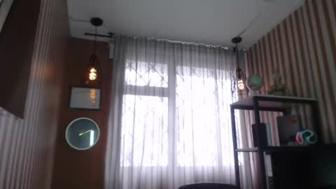 Snapshot of mini_rouse chatting on June 2026 05:39:01 PM Mini Rouse online show from June 2026 05:39:01 PM