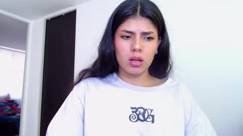 mini_sky online show from February 2026 01:32:02 PM