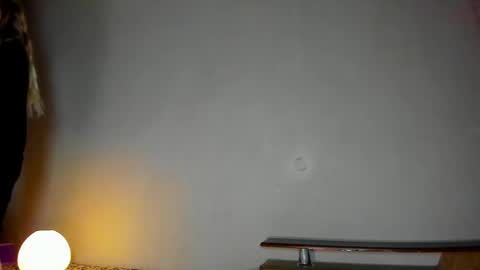 Amelia online show from April 2026 08:59:01 PM