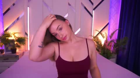 minifox_ online show from November 2025 08:06:01 AM