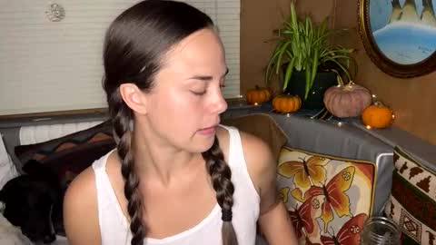 minimaggie online show from November 2025 12:20:02 AM