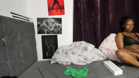 Snapshot of minlavine chatting on October 2025 06:27:01 PM minlavine online show from October 2025 06:27:01 PM