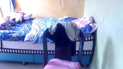 Andrea online show from November 2025 06:40:01 PM