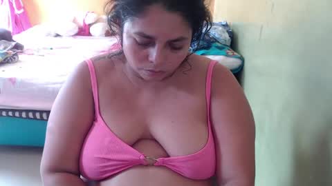 Snapshot of minnie_bbw69 chatting on May 2026 08:25:01 PM Andrea online show from May 2026 08:25:01 PM