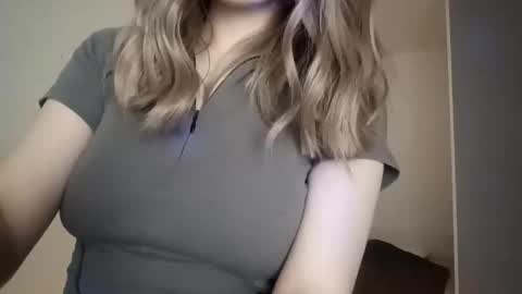 Snapshot of mira_doll chatting on January 2026 04:05:01 AM Mira doll online show from January 2026 04:05:01 AM