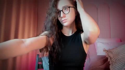 Mira online show from November 2025 07:36:02 PM