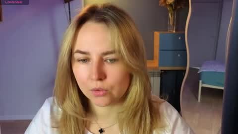 Snapshot of mira_mermayd chatting on April 2026 01:48:01 AM Mira online show from April 2026 01:48:01 AM