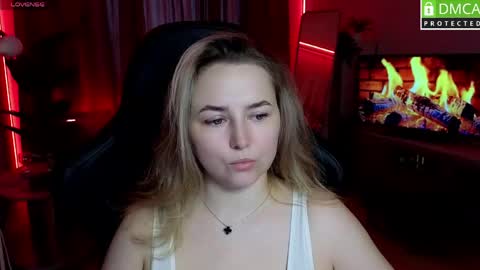 Snapshot of mira_mermayd chatting on May 2026 08:12:02 AM Mira online show from May 2026 08:12:02 AM