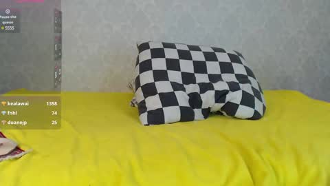 mira_one_ online show from January 2025 04:10:01 PM