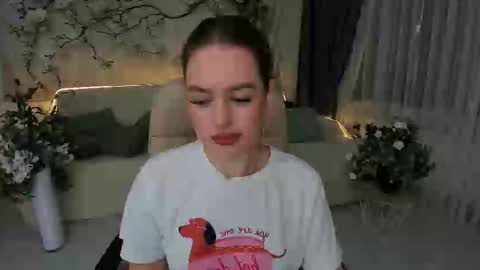 Emma online show from November 2025 10:02:02 AM