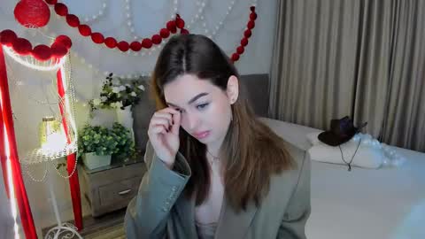 Snapshot of miraclecurly chatting on May 2026 04:09:02 AM Emma online show from May 2026 04:09:02 AM