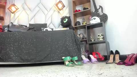 Miranda online show from December 2025 12:45:01 PM