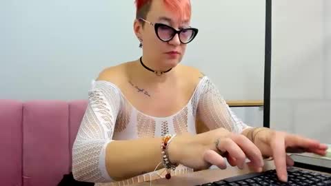 Snapshot of mirandagill chatting on January 2025 12:13:02 PM mirandagill online show from January 2025 12:13:02 PM