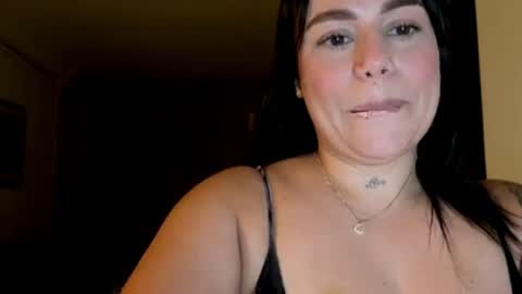Snapshot of mirandaredd chatting on June 2026 04:14:02 AM Miranda online show from June 2026 04:14:02 AM