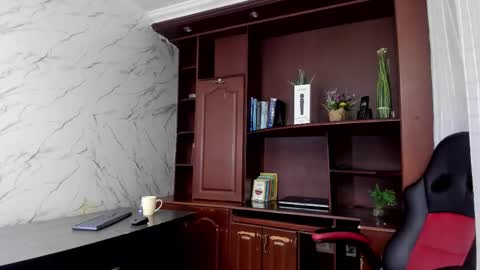 Snapshot of mirandarossi chatting on October 2025 02:51:02 AM Miranda online show from October 2025 02:51:02 AM