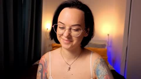 MiraSkyy online show from October 2025 02:48:01 PM