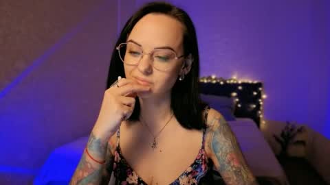 Snapshot of miraskyy chatting on April 2026 04:00:01 PM MiraSkyy online show from April 2026 04:00:01 PM
