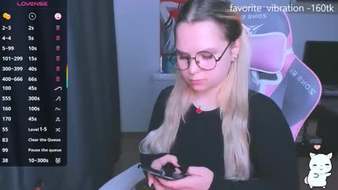 Kira online show from November 2025 08:35:02 PM