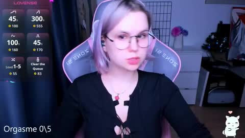 Kira online show from March 2026 06:01:02 PM