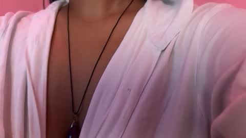 Snapshot of mirella_beck chatting on November 2025 01:27:02 AM Mirella online show from November 2025 01:27:02 AM