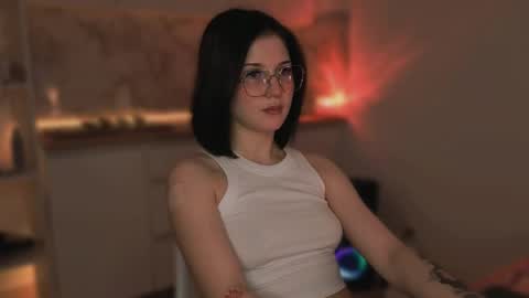 Snapshot of mirrameow chatting on May 2026 09:31:01 PM Mira online show from May 2026 09:31:01 PM