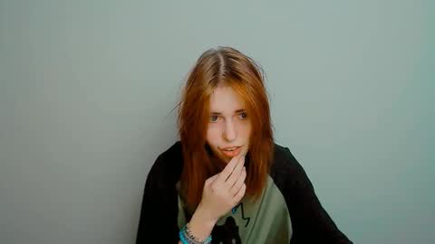 misaki_chan_ online show from October 2025 11:06:02 PM