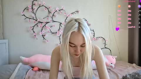 MisaMew online show from April 2026 09:29:01 AM