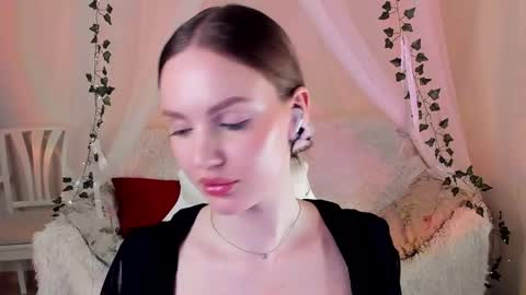 Misha online show from November 2025 06:51:01 PM