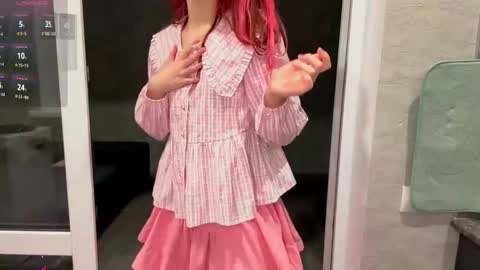 Molly online show from September 2025 05:51:02 PM