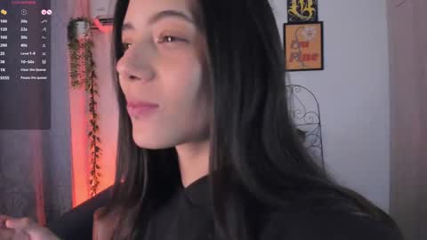 Snapshot of mishelkrave_ chatting on October 2025 01:36:02 AM KRAVE  online show from October 2025 01:36:02 AM