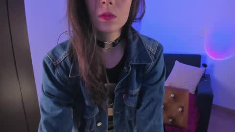 KRAVE  online show from April 2026 10:32:01 PM