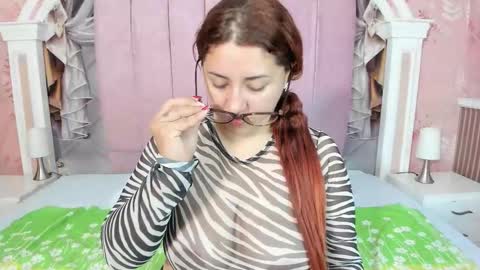 Mishell online show from September 2025 12:27:02 PM