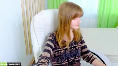 Snapshot of miss___alisa chatting on May 2026 02:46:02 PM Alisa NONNUDE online show from May 2026 02:46:02 PM