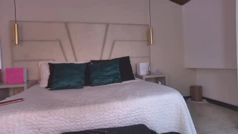 miss__ary_ online show from May 2026 11:51:01 AM