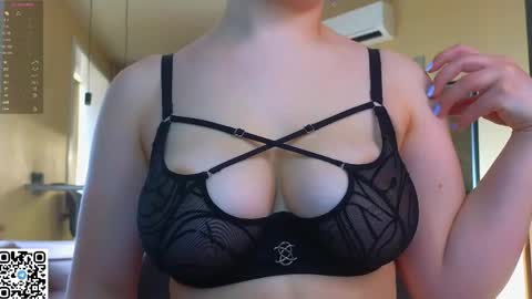 Sandy online show from April 2026 01:08:01 AM