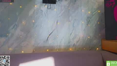 Snapshot of miss_bubbles chatting on June 2026 01:07:02 AM Sandy online show from June 2026 01:07:02 AM