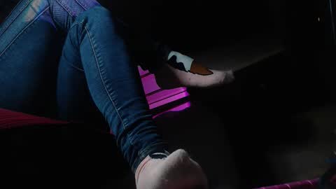 Miss Carmila online show from November 2025 12:00:01 AM