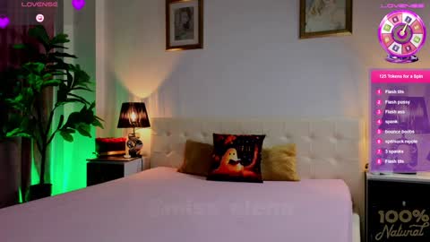 Elena online show from October 2025 07:48:02 PM