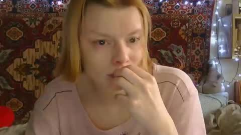Snapshot of miss_elistia_ chatting on April 2026 11:19:02 AM Elis online show from April 2026 11:19:02 AM